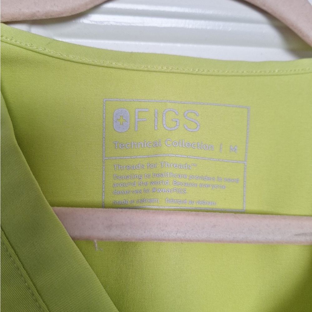 Figs Medium Citrine Neon Yellow Scrub Top - Picture 4 of 8